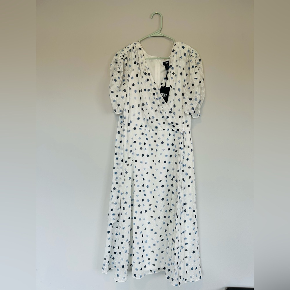 NWT! DKNY Midi White and Blue Polka Dots Wrap Dress with Puff Sleeves! Size 14W! - Picture 12 of 12